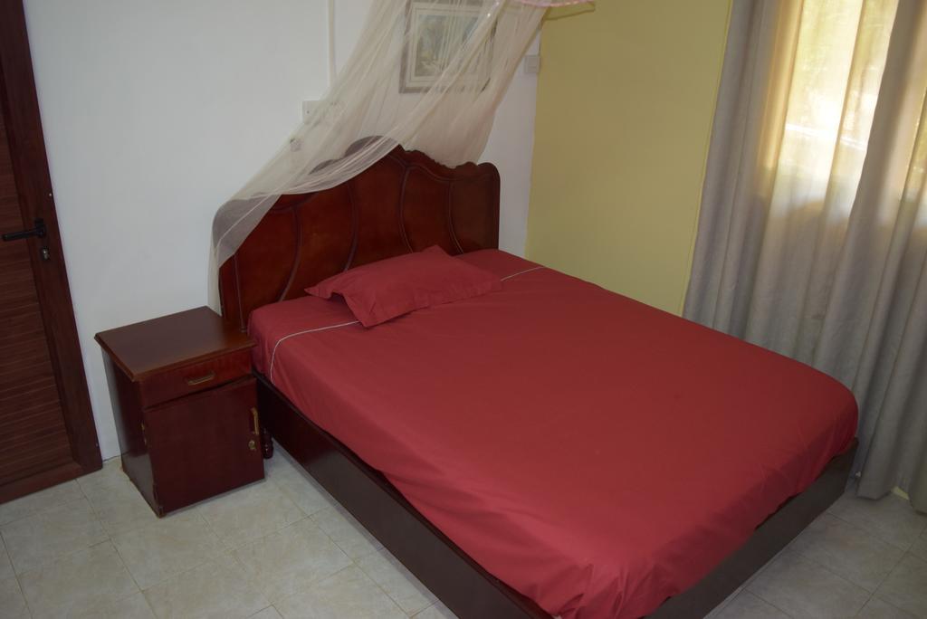Mauri Holidays 'Budgeted Apartment' La Gaulette Zimmer foto