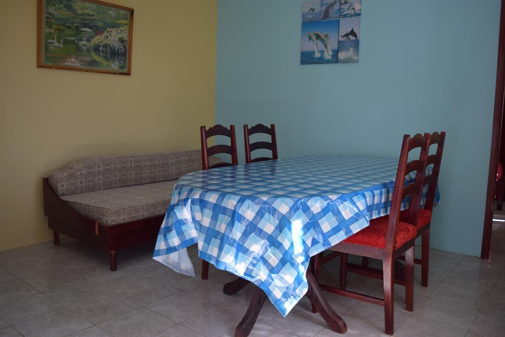 Mauri Holidays 'Budgeted Apartment' La Gaulette Zimmer foto
