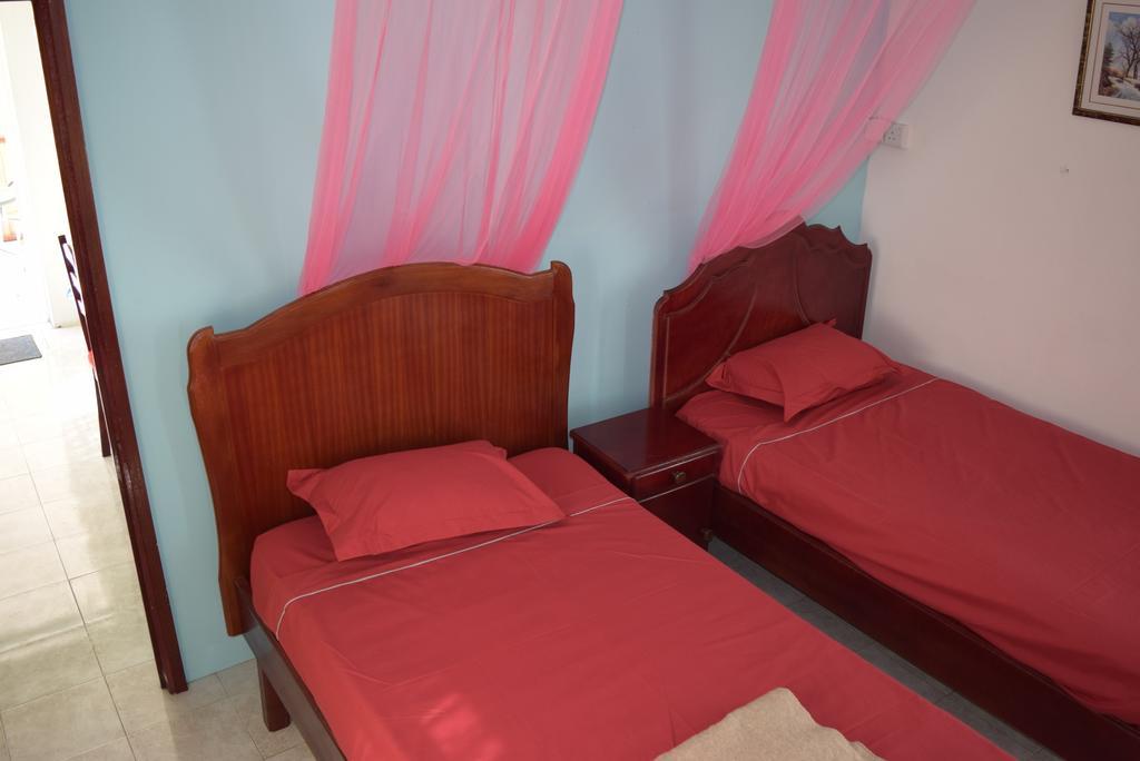 Mauri Holidays 'Budgeted Apartment' La Gaulette Zimmer foto